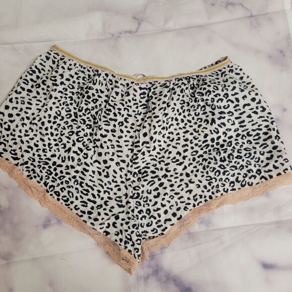 Victoria's Secret Leopard Pajama Short M - Picture 2 of 4